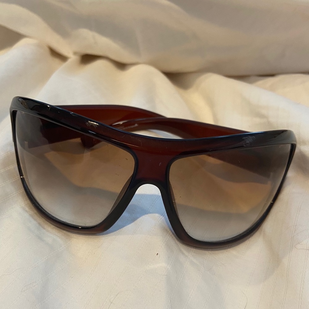 Gucci wrap around sunglasses